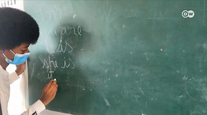 Angola: Aulas de inglês "de mulher para mulher"