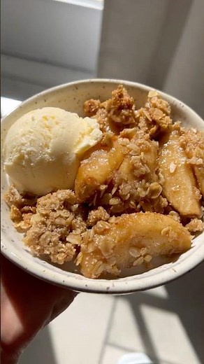 The BEST Apple Crisp!