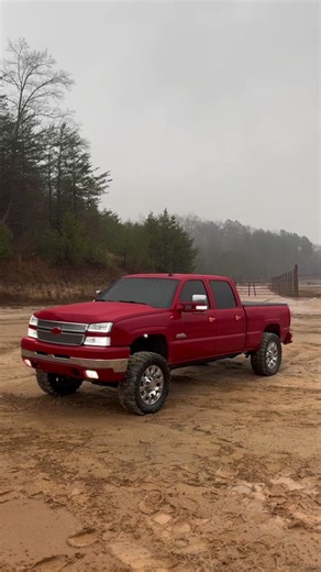 Cant wait to see what 2024 has coming for this thing @GRAPPAHOLICS @Exclusive Illustrations @💎EI💎 @FlawlessWhipz #fyp #fypシ #fypシ゚viral #シ #flawlesswhipz #mudgrapps #bubbatruck🌾 #bubbatruck🌾 #chevy #cleanandsimple #nittopitcrew #cognitolift #exclusiveillustrations #ei #lbz #lbzduramax #llyduramax #lb7duramax #nittotires #simpleandclean #gmt800