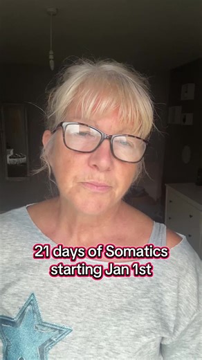 My 21 day Somtics challenge, starts on January 1st. Doing it daily will help reduce brain fog, regulate appetite and emotions. It will in clude small, integrative movements, that you can do anywhere, at anytime, as many times as you like. Join me on January 1st #harmony__rising #nervoussystem #bodybasedtherapy #mindbodyconnection