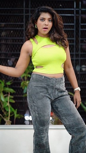 516K views · 18K reactions | #तुमचीमाधुरी #madhuripawar #dance #bollywoodsongs | Madhuri pawar | Facebook