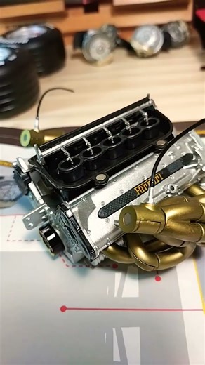 Ferrari F1 2000 - Engine V10 805cv 17.300rpm