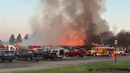 Early morning fire destroys Lakewood Shores Golf Resort clubhouse