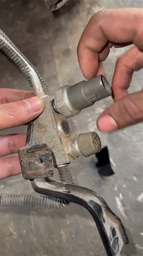 AC Pressure Switch Open Guide #alsharifauto #pressure #switch #gas #automobile #motorparts #mechanic