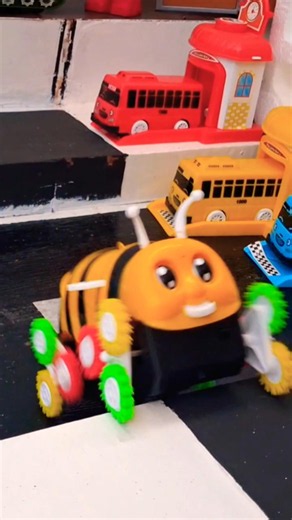 Angry bee #disneyprincess #toys #funny #asmr