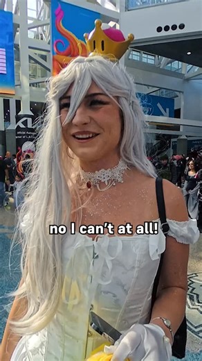 ZIR on Instagram: "Incredible 3D-Printed Crown from Queen Booette 👑 Cosplayer at LA Comic-Con 2025 #booette #nintendo #boosette #cosplay"