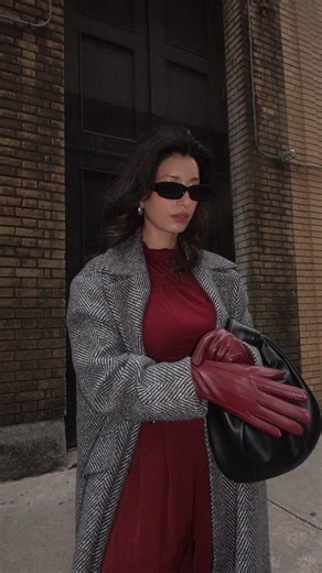 SHRUTI | Skincare Wellness Fashion on Instagram: "Here’s how I styled my hair. @dyson @dysonbeauty @dysonhairpro @dysonusa . . . #hairtutorial #dysonhair #dysonhairtutorial"