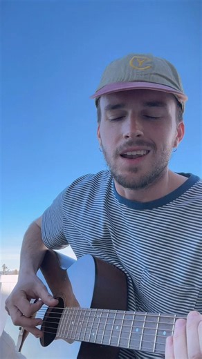 A blue sky, sunshine kind of song☀️ #originalsong #singersongwriter #indiefolk