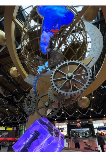 The grand majestic mechanical LED clock display at #sheremetyevo #airport #aviation