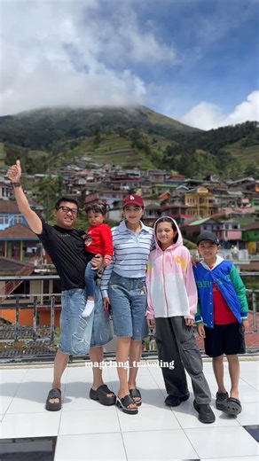 Jasa dokumentasi wisata | pagi ini @ananghijau & @ashanty_ash sekeluarga jalan jalan keliling ke lereng sumbing naik jeep ke nepal van java magelang... | Instagram
