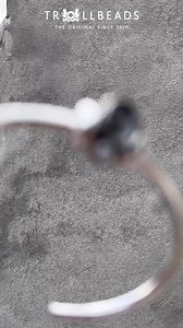 This is what you didn’t know about birthdays in August…🌸 1. August’s birth flower is the poppy – a symbol of imagination, beauty, and vibrant energy. Just like an August birthday!🌞 2. Summer birthdays mean sunshine celebrations – think outdoor cake, golden hour photos, and no excuse needed for ice cream.💎 3. August babies shine with the peridot gemstone – a stone said to bring peace, protection, and a touch of sparkle.#trollbeads #august #birthday #poppiesofaugust #charms #birthflower #birthd