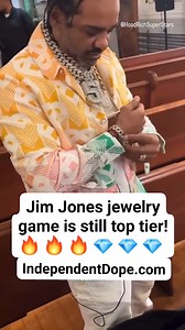 Jim Jones flossin multiple Kilos of Gold around his neck! 🔥 🔥 💎 💎 💎 | Independent Dope