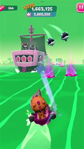 Talking Tom Time Rush Dino Safrai Ginger Hits Raccoon With Scoop Fly Bomb & Defeated Raccoon #Shorts