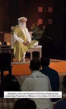 Unexpected Encounter: Sadhguru Joins Inner Engineering Session!