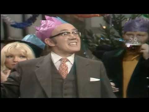On The Buses, S05E15 Boxing Day Social HD