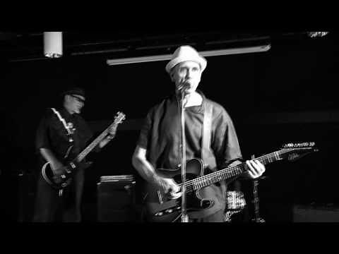 Billy D and The Hoodoos - Somethin's Wrong