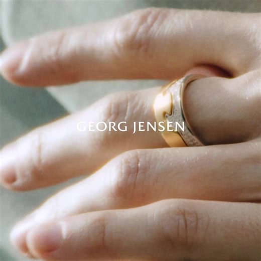 Daniela styles Georg Jensen’s 18tk gold and diamond-set Fusion rings for our autumn-winter 2025 campaign, Conversations in Shape. Discover Fusion: https://grgjnsn.com/1Vc | Georg Jensen