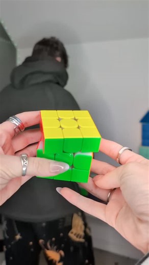 jesse on Instagram: "no way 😭 #cubing #speedcubing #rubikscubes #prank"