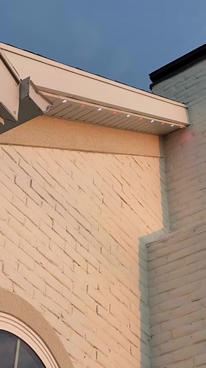 11K views · 61 reactions | JellyFish Lights are discreet from the street, blending seamlessly with your home's exterior, so you can keep them up all year round! | JellyFish Lighting | Facebook