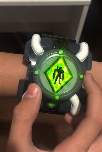 Ben 10 Classic Omnitrix Recreated in Real Life