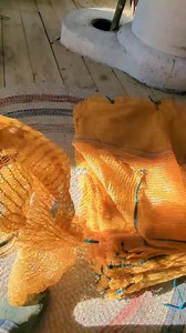 Oare doar din betoane se pot face case? Ce spui de saci umpluți cu pământ? #bioconstructii #viatainnatura #saciumpluticupamant | Născut din Țărână