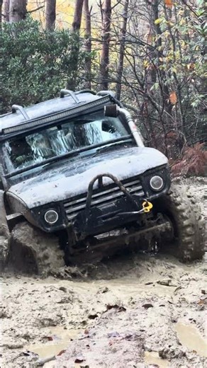 #wheelsinmud #automobile #offroad #car #offroadsuv #mud #offroadvehicle #landrover #mudding
