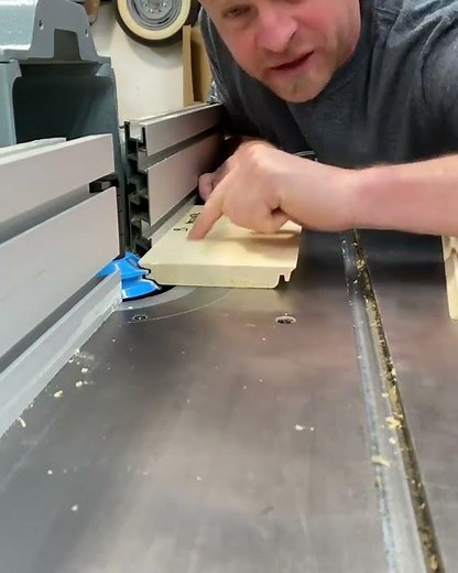 Under 60 second explanation on how to set up lock mitre bits and cutters (model KC-366SH)