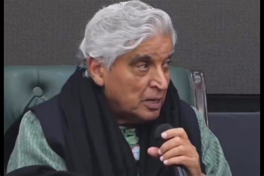 In less than a minute, Mufti Shamail proved the existence of God and exposed atheist Javed Akhtar’s flawed arguments. Such misguided views only create confusion. Mufti Sahib handled it brilliantly. May Allah grant Javed Akthar hidayat. | Salman Nizami