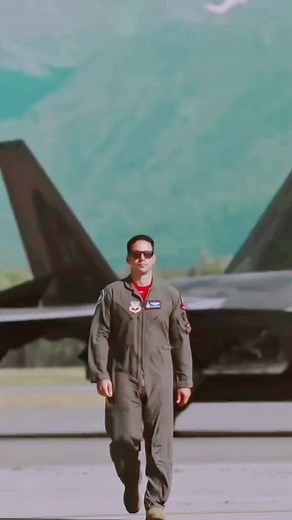 Incredible F-22 Raptor Fighter Jet Footage