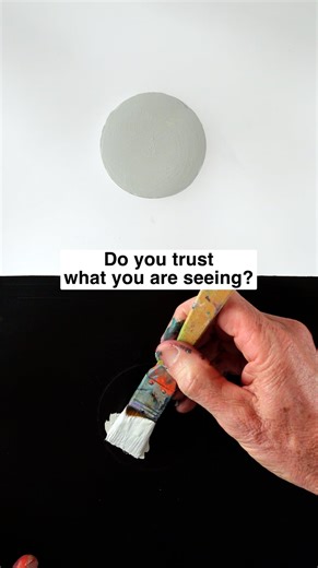 Art2Life on Instagram: "You might not believe this, but it’s not the color itself that changes, it’s what you surround it with. Watch how this warm gray looks dark next to white, then almost light when it’s surrounded by black. Same color, totally different feeling. This is one of the most important principles in art. Does this make sense to you?"