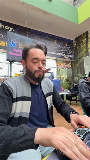 Michael Castillo - Speedcuber 🇨🇴 on Instagram: "Rubik’s Cube 4x4 Solved In 26 Seconds! #fyp #Speedcubing #CuboRubik #rubikscube"