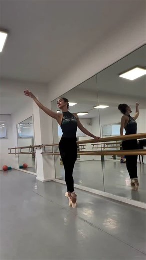 Starting the week strong with Grishko Brand Ambassador @la_scheller in a #TotalGrishko look! 🤍🩰 . . . #grishko #grishkoworld #dancer #ballerina #grishkopointeshoes #ballet #mondaymotivation | Grishko World