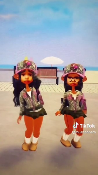 Matching Outfits in Roblox with Friends