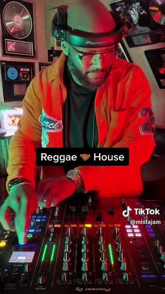 A British Reggae classic flipped into a House banger? Yes please! My #JamsHouse Volume 2 DJ set mix filled full of IDs is coming soon 👀 #DJSet #Reggae #HouseMusic