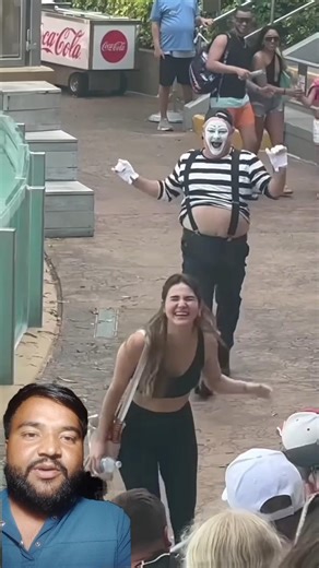 This Mime is absolute SAVAGE! 😭🤣 #SeaWorld