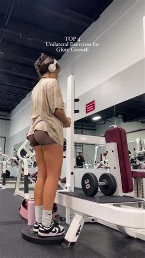 Single-leg training builds balance, stability, and resilience you can’t get from bilateral lifts alone. #singlelegtraining #unilateraltraining