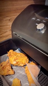 2.9K views · 31 reactions | The Vortex REHEAT function really works. ❤️‍ Thank you @inspiredbyprisfood for trying out this Hack for Reheating Fried Chicken. Use the REHEAT button on your Instant Vortex Air Fryer - set for 10 mins at 150 deg.  The moment of truth will not disappoint! And not exclusive to fried chicken - chips, pizzas and pies. Used your REHEAT function? Give us your reheating favs….  | Instant Brands South Africa | Facebook