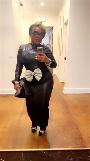 “Life isn’t perfect but your outfit can be.” #humbledandgrateful #Godisdoinganewthinginme #wceveryday | Tenicia Shell