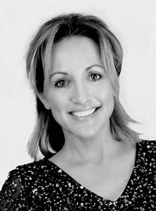 Nadine Somers Line Dance Performing Artist