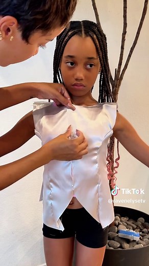 Custom Hatsune Miku Halloween Costume DIY Guide