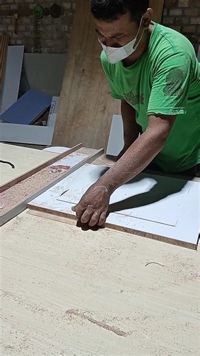 Membuat bingkai kaca mengunakan table saw #glassframe #tablesaw #fblifestyle #woodworkingideas | Pepen disain interior