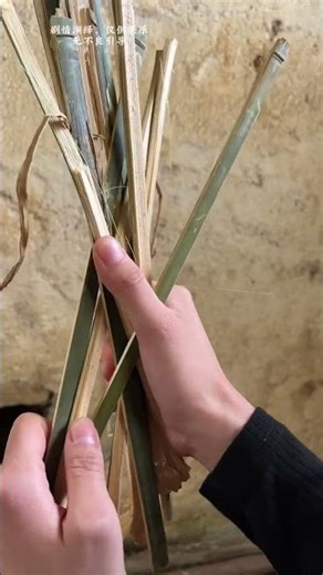 Title: Dive into the '80s with Bamboo Strips & Handmade Fun - Retro Toile Talk