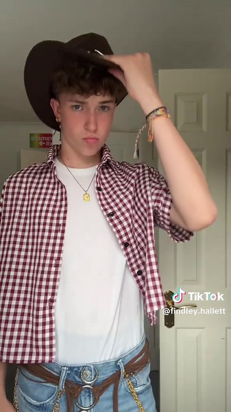 Cowboy Party Outfit Inspiration for Western Celebrations