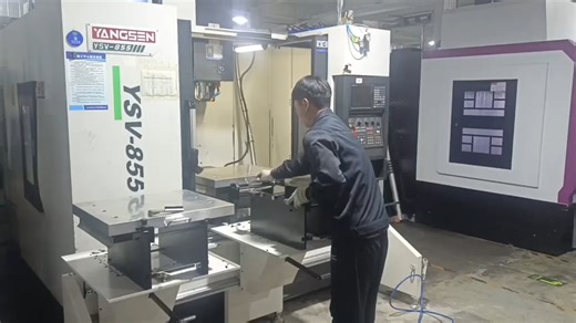 #加工中心机外交换工作台 提升机床稼动率