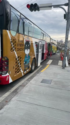 無聊發一發 今日打工仔#遊覽車司機 #年輕司機 #遊覽車上拍抖音 #校車 #上推薦通知我 #小帥哥 #