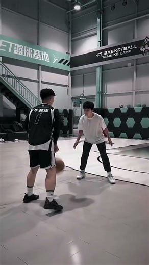 "Realman Hoopers Skills Go Both Ways Basketball Timer! 🏀🔥"#Streetball #YouthBasketball #HoopsBattle