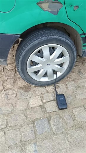 Compressor Portátil para Pneus de carro, moto, bicicleta,bola, boias e muito mais