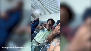 200K views · 4K reactions | Bit cold? 略️ That team bond ❤️️ | Arsenal - Football.London | Facebook