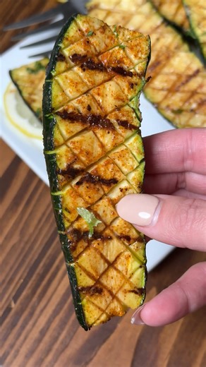 Easy, Tasty Grilled Zucchini #bbq #grilling #grilledveggies | Married to BBQ