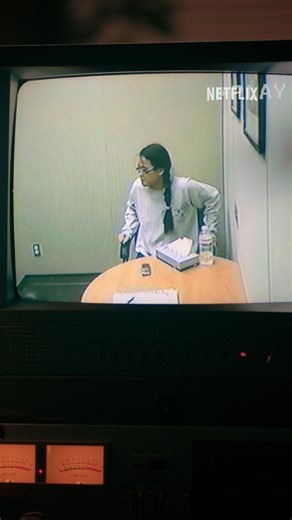 132K views · 116 reactions | Na de aanval op Jennifers ouders, hoopt de politie meer informatie te krijgen over die avond door met haar ex-vriend te praten.  What Jennifer Did | Netflix | Facebook